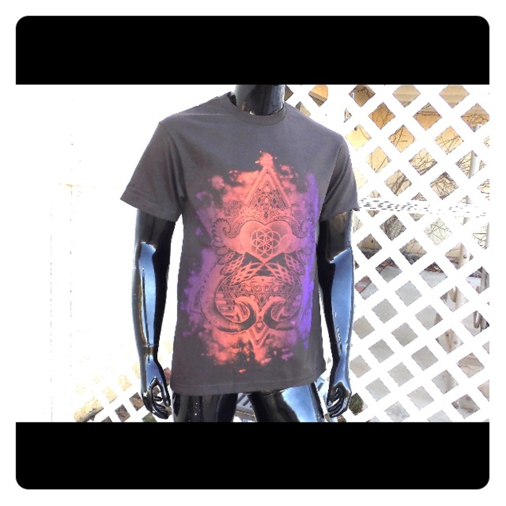 NWOT - Heart Fractal Men’s Tee - size XXL
